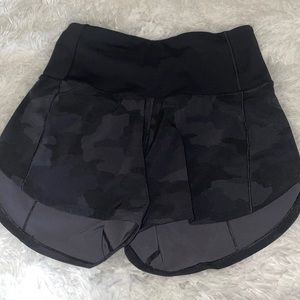 Lululemon HR speed ups camouflage black shorts 4”